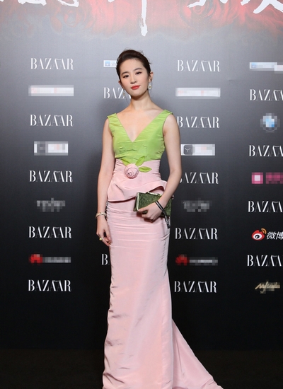 “仙剑三美”合体亮相 杨幂刘诗诗破不合传闻