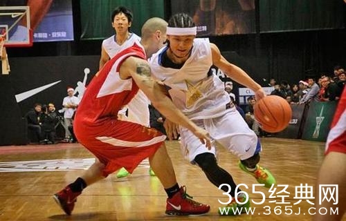 吴悠昆明打街球被打 打人者被当做民族英雄