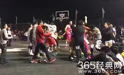 吴悠昆明打街球被打 打人者被当做民族英雄