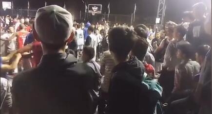 吴悠昆明打街球被打 打人者被当做民族英雄