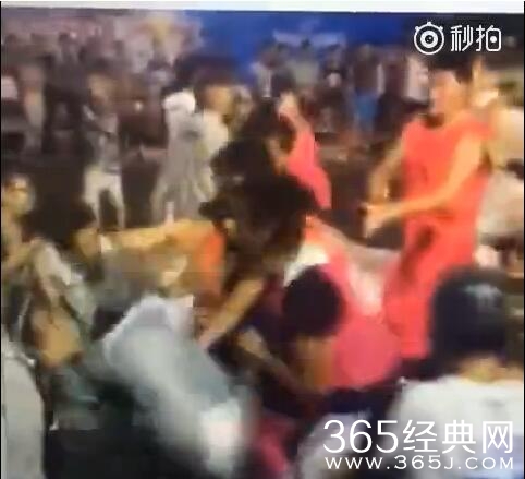 吴悠昆明打街球被打 打人者被当做民族英雄