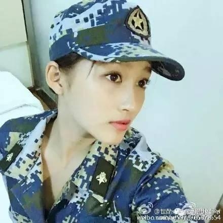 开学才几天 关晓彤和室友就被传有矛盾了