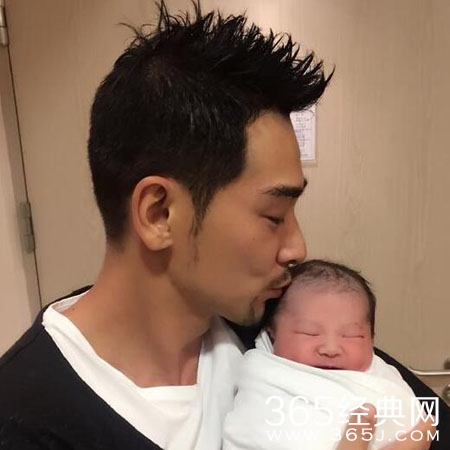 赵文卓喜得第三胎小公主 女儿乖巧圆润长相甜美