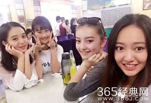 开学才几天 关晓彤和室友就被传有矛盾了