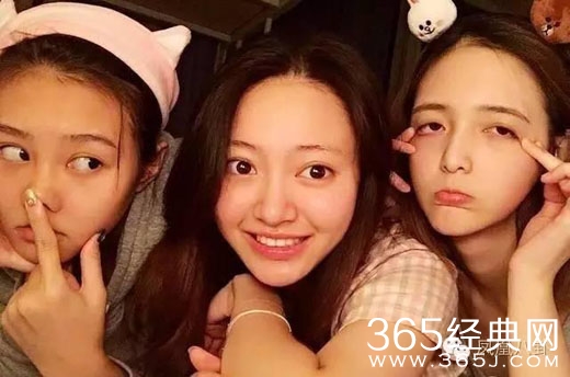 开学才几天 关晓彤和室友就被传有矛盾了