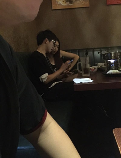 新恋情？疑似薛之谦与不明女子喂食照曝光