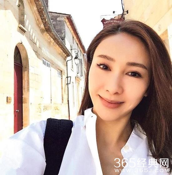 傻傻分不清？黎姿发自拍被指撞脸李嘉欣