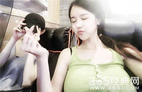 韩国惊现最胸LOL女主播 衣服居然给撑爆了