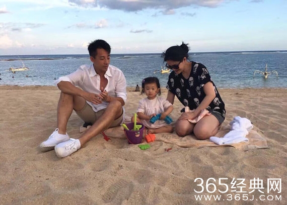 汪小菲深夜回顾与大S成长照感慨:一些遗憾