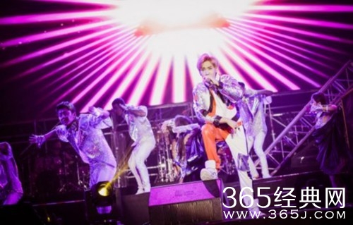 汪苏泷首场个唱华丽亮相 热舞加金曲引爆现场