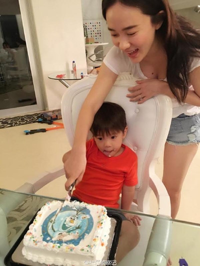 杜江晒儿子三岁照片 却无意暴露了霍思燕的隐私