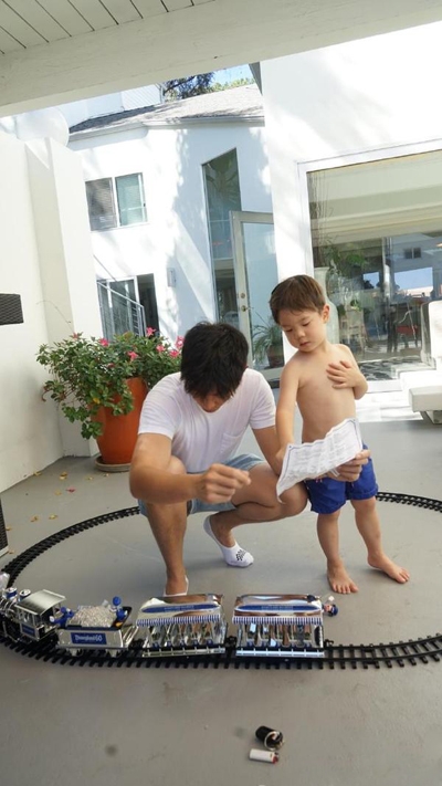 杜江晒儿子三岁照片 却无意暴露了霍思燕的隐私