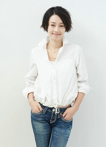 马伊琍曝全新秋冬写真 再露招牌甜笑