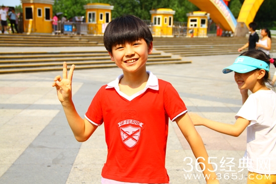 365星辰9月22日： 歌舞小王子黄誉博