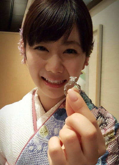 福原爱深夜晒钻戒秀恩爱 一不小心整出东北话