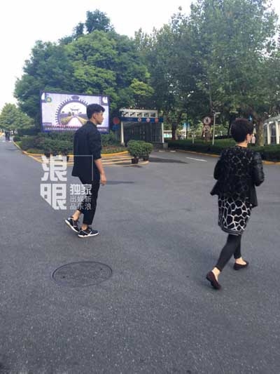 众星到达乔任梁追思会现场 陪伴最后一程