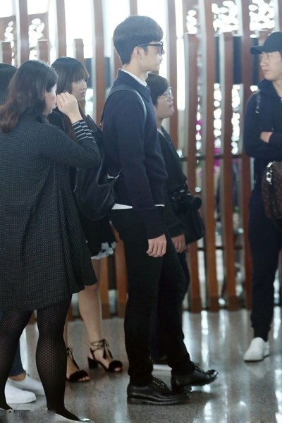 众星到达乔任梁追思会现场 陪伴最后一程