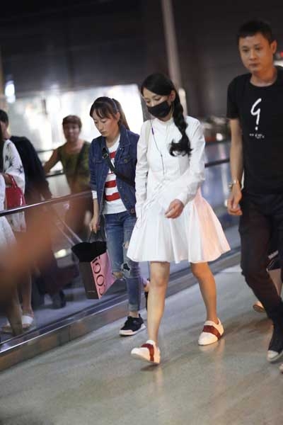 众星到达乔任梁追思会现场 陪伴最后一程