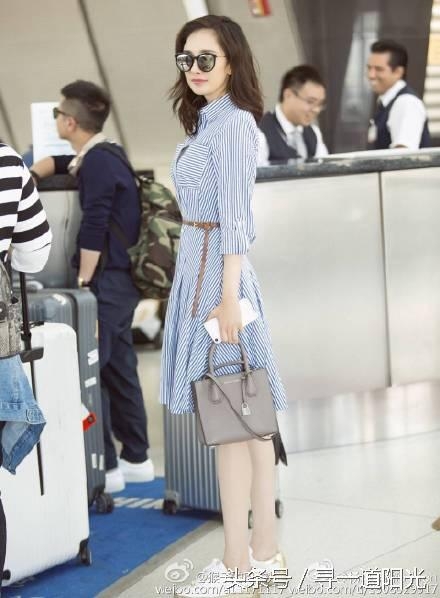 “机场女神”：郑爽随意，杨幂街拍范，最后一个被骂的好惨