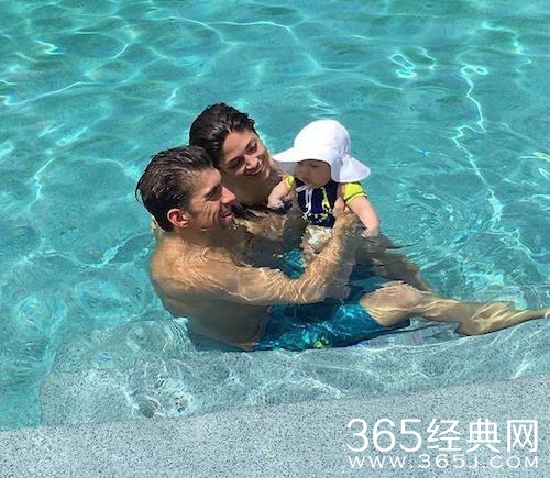菲尔普斯变晒娃狂人，奶爸形象呼之欲出
