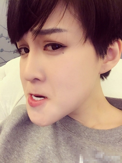 赵本山女儿晒健身照 短发清爽欲练马甲线