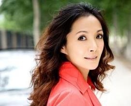 凭借元芳出名  在妻子患癌症时离婚  和富婆在一起逍遥