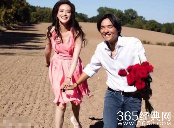 45岁至今未嫁的大龄剩女杨钰莹近照曝光，穿衣大胆，性感火辣！