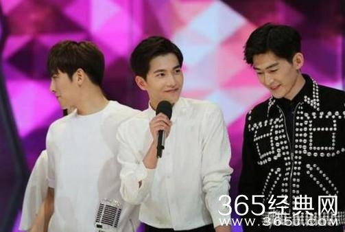 杨洋是在刻意模仿张翰？这照片你能认出是谁！