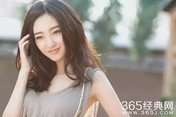 好美的素颜女神，却怎么捧都不红！连吴亦凡都为她动心