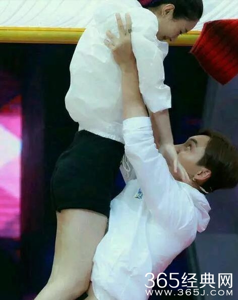 陈伟霆，有名的绅士手，遇见赵丽颖就没有了！