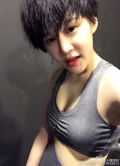 赵本山女儿晒健身照 短发清爽欲练马甲线