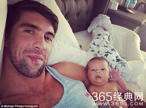 菲尔普斯变晒娃狂人，奶爸形象呼之欲出