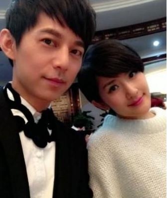 “太阳女神”谢娜与快乐家族“决裂”