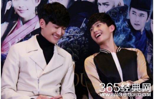 杨洋是在刻意模仿张翰？这照片你能认出是谁！