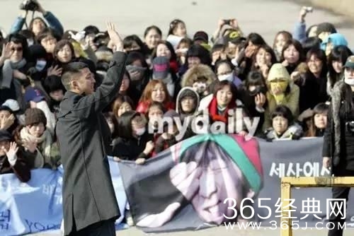 你们都在说《釜山行》有多好，却忽略了一个真正的男神！