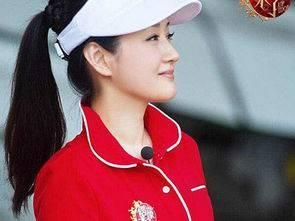 45岁至今未嫁的大龄剩女杨钰莹近照曝光，穿衣大胆，性感火辣！