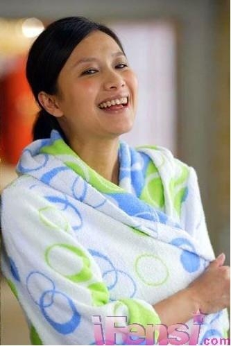 女星的那些家居照 性感我服范冰冰 火辣我服李小璐