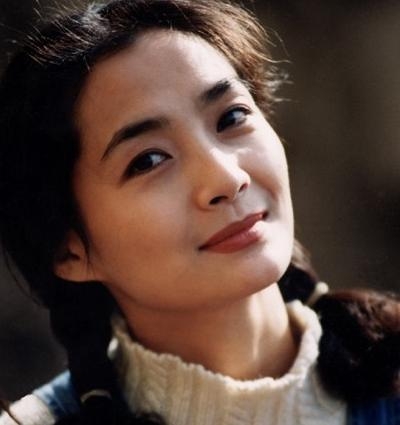 凭借元芳出名  在妻子患癌症时离婚  和富婆在一起逍遥