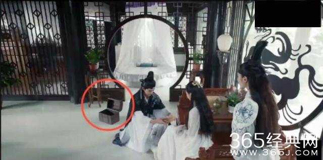 网络电视剧《疯狂天后》又是一部神剧，穿帮道具都是这么的调皮