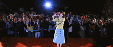 郑爽被称“90度少女”，杨幂、赵丽颖也不甘示弱