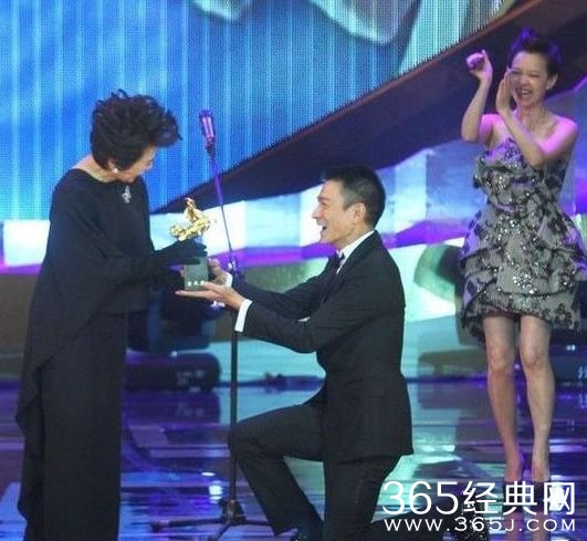 范冰冰有干爹，但你知道谢霆锋、刘德华的干妈是谁吗？