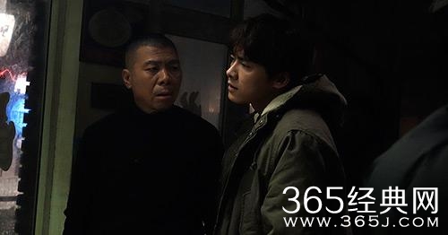 看到baby拿奖后得意忘形地大笑，白百何一个苦笑看懂了内幕