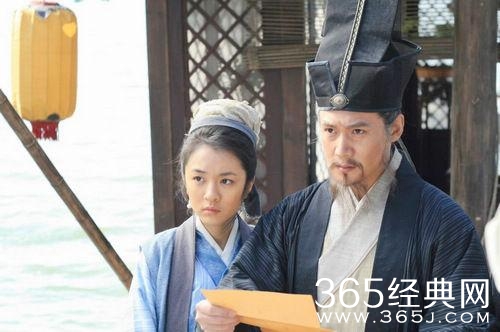 9岁学戏，是郑恺陈赫同学，搭胡歌爆红，自爆潜规则往事令人心疼