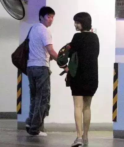 她四次插足别人感情被骂绿茶婊，如今洗白成女神，娱乐圈假白莲花