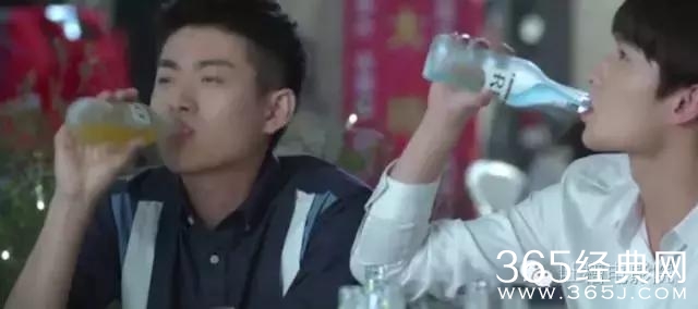 现在广告里插影视剧都插得好专业