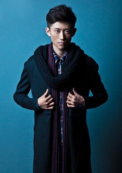 “家有儿女”电视剧中一家人12年后再聚首，其乐融融