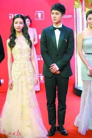 撞衫不可怕谁丑谁尴尬，杨洋和刘昊然撞翻了，网友：个高的好看