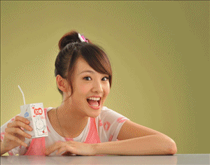 用GIF动态来表述网友们说的月抛型郑爽脸，你们觉得的呢？