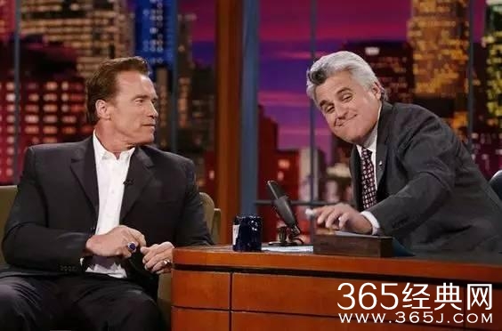 特朗普和希拉里大辩论之前第一个该感谢的人，是施瓦辛格