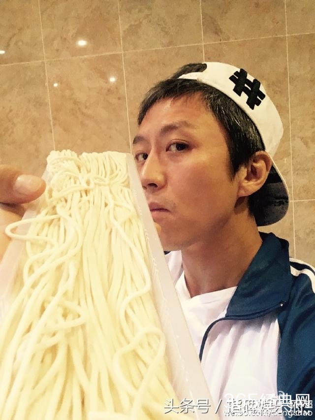 孙俪生日邓超下碗长寿面给她吃 然而评论污得不能看